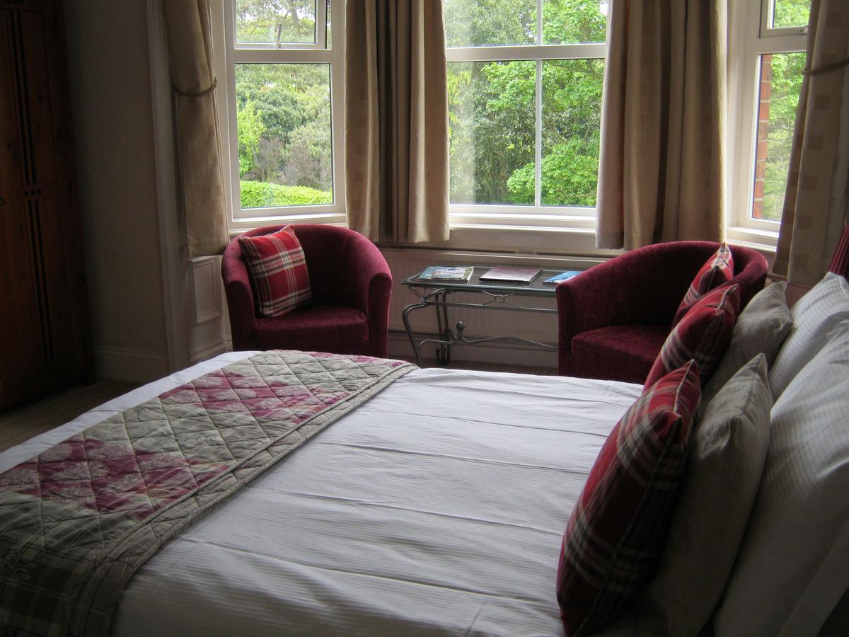 Autumn Leaves Guest House Уитби Екстериор снимка
